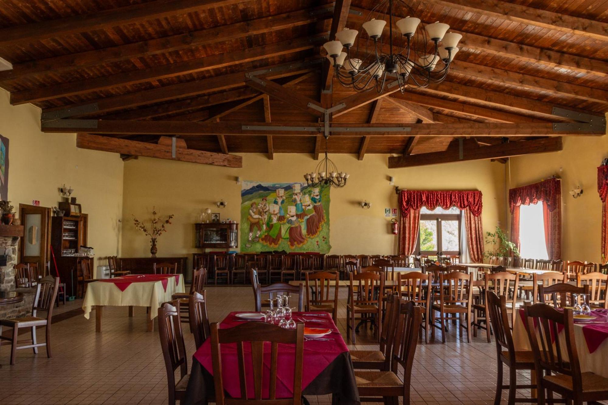 Agriturismo Pinelli Plataci Exteriör bild