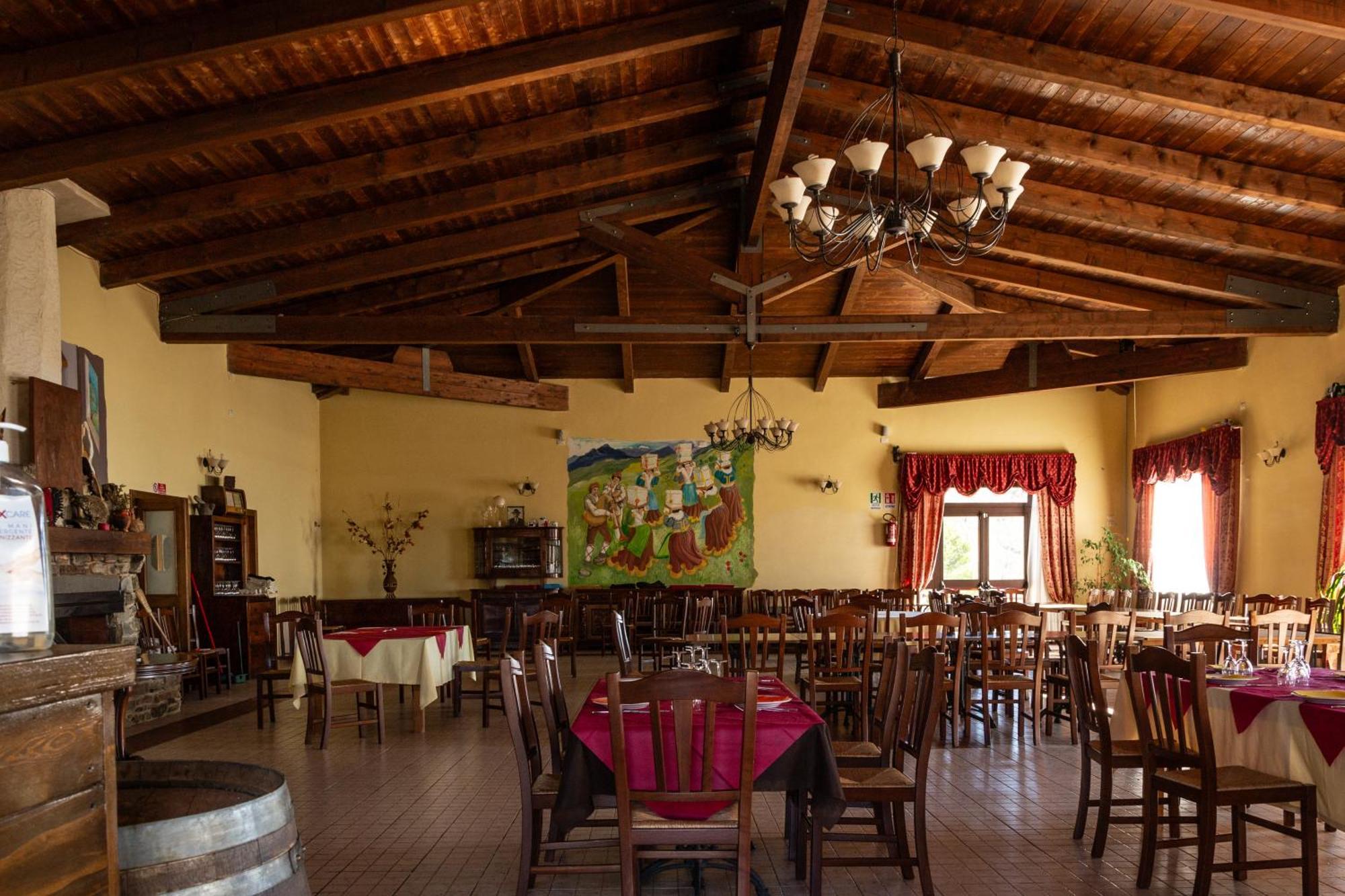 Agriturismo Pinelli Plataci Exteriör bild