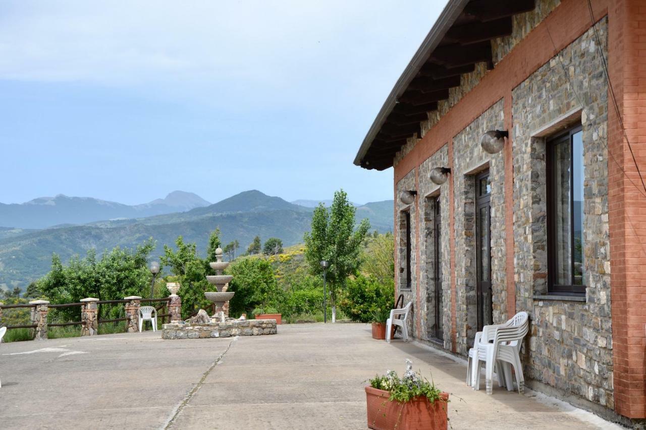 Agriturismo Pinelli Plataci Exteriör bild